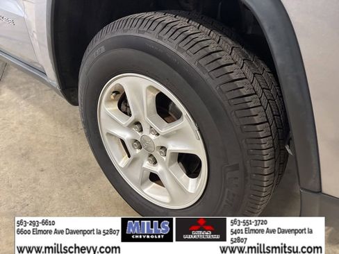 Used 2015 Jeep Grand Cherokee Laredo w/ Quick Order Package 23E image 19