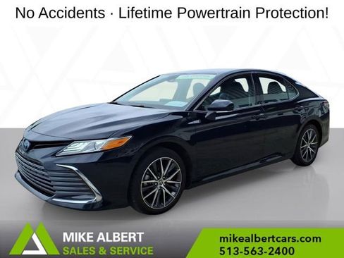 Used 2023 Toyota Camry XLE FWD image 3