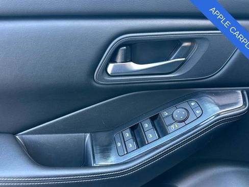 Used 2024 Nissan Rogue SV FWD image 11