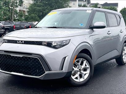 Used 2025 Kia Soul LX w/ LX Technology Package