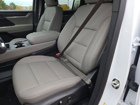 New 2026 GMC Acadia Elevation w/ Elevation Premium Package FWD image 27