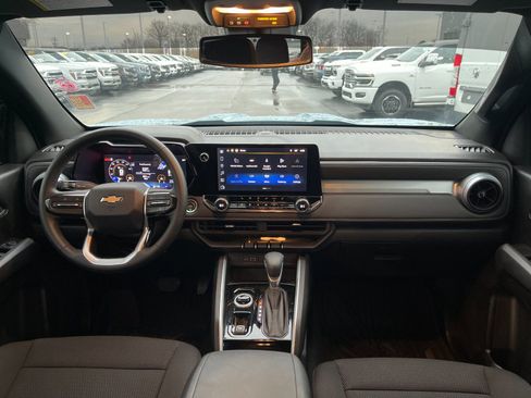 Used 2025 Chevrolet Colorado LT image 15