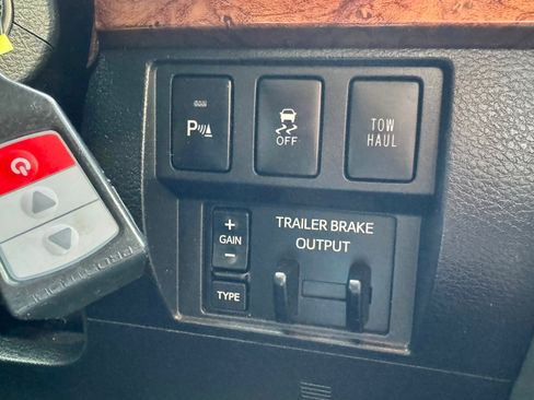 Used 2017 Toyota Tundra 1794 Edition image 42