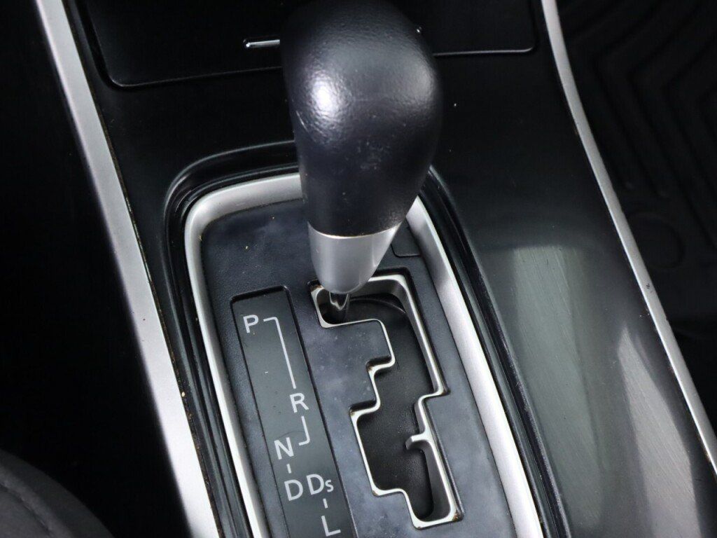 Used 2020 Mitsubishi Outlander ES AWD/4WD image 24