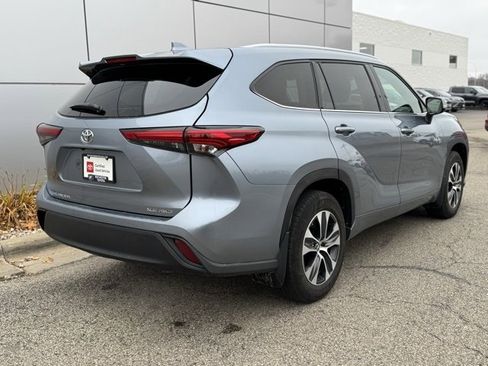 Certified 2022 Toyota Highlander XLE image 42