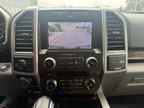 Used 2018 Ford F150 Lariat w/ Equipment Group 502A Luxury AWD/4WD image 12