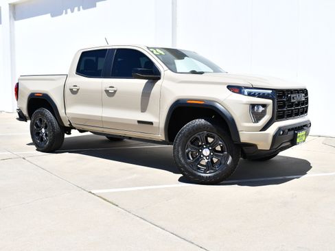 Used 2024 GMC Canyon Elevation w/ Convenience Package RWD image 2