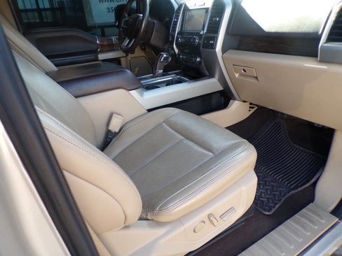 Used 2018 Ford F150 Lariat image 8