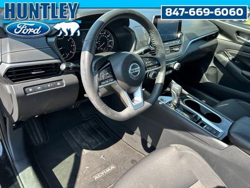 Used 2022 Nissan Altima 2.5 SV w/ SV Premium Package image 19