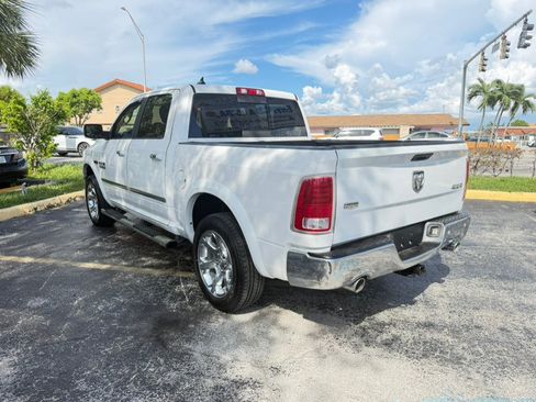Used 2018 RAM 1500 Laramie w/ Convenience Group AWD/4WD image 3