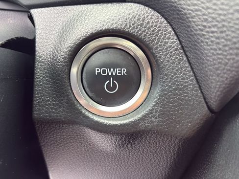 Used 2025 Toyota RAV4 XSE AWD/4WD image 23