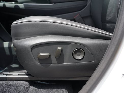 Used 2026 Buick Enclave Sport Touring AWD/4WD image 15