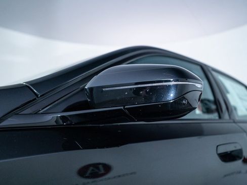 New 2026 BMW 530i xDrive w/ M Sport Package image 8