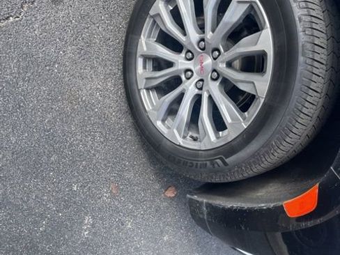 Used 2022 GMC Yukon Denali image 9