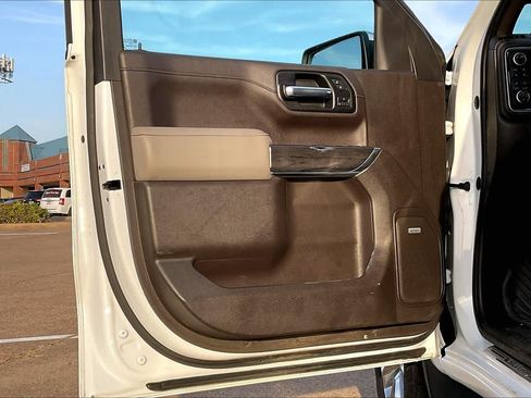 Used 2022 Chevrolet Silverado 1500 LTZ AWD/4WD image 26