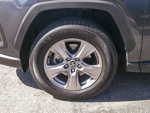 Used 2022 Toyota RAV4 LE image 6