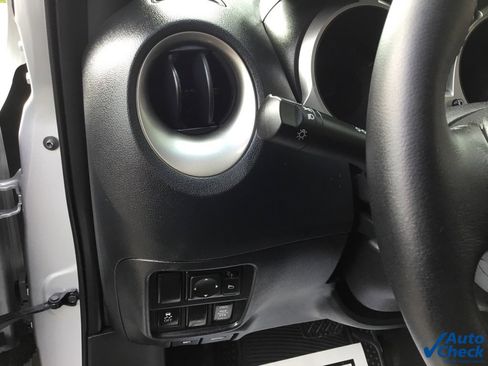 Used 2017 Nissan Juke SV image 19