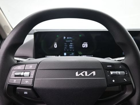 Used 2025 Kia K4 FWD image 14