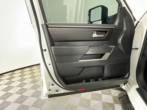Used 2022 Toyota Tundra SR5 w/ SR5 Premium Package image 18
