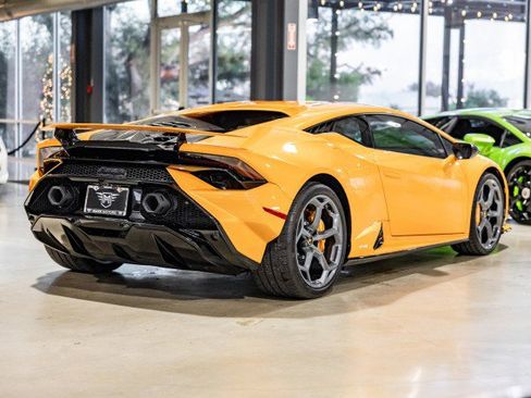 Used 2023 Lamborghini Huracan Tecnica image 6