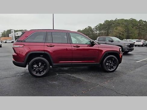 New 2026 Jeep Grand Cherokee Altitude image 35