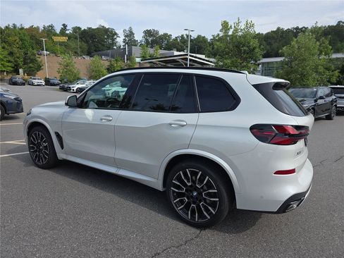 New 2026 BMW X5 xDrive40i w/ M Sport Package AWD/4WD image 5