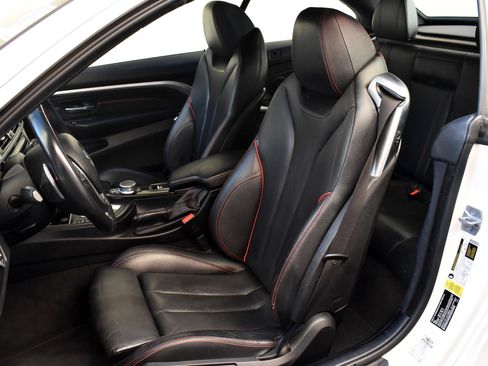 Used 2018 BMW 430i Convertible image 25