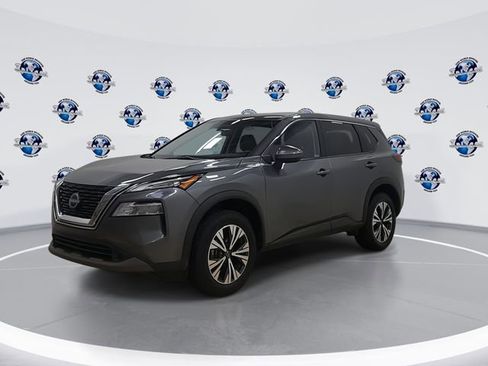 Used 2023 Nissan Rogue SV image 4