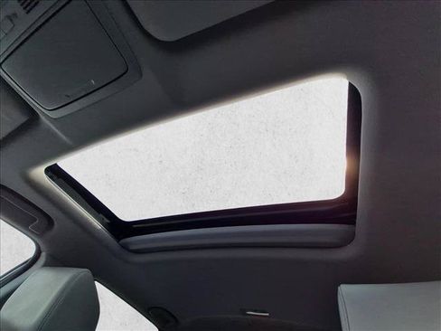 Used 2017 Honda CR-V Touring image 16
