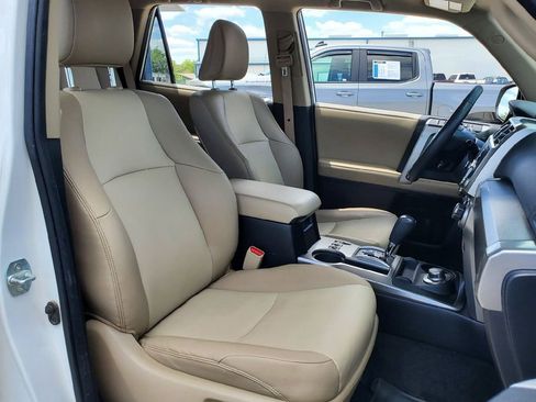 Used 2020 Toyota 4Runner SR5 Premium AWD/4WD image 17