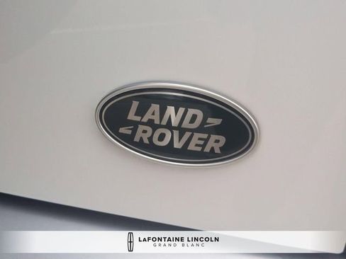 Used 2023 Land Rover Defender 130 SE image 9