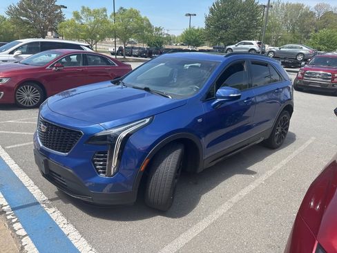 Used 2023 Cadillac XT4 Sport image 2