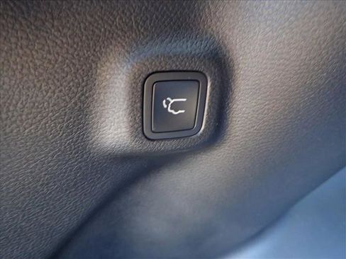 New 2026 Jeep Compass Limited image 9