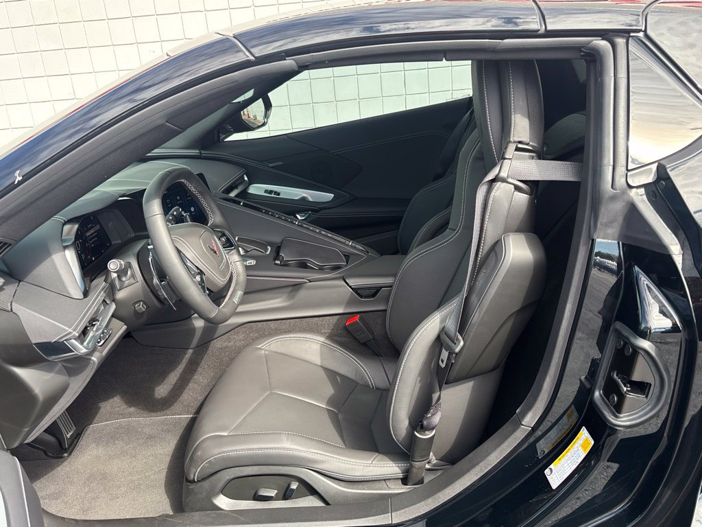 Used 2025 Chevrolet Corvette Z06 RWD image 5