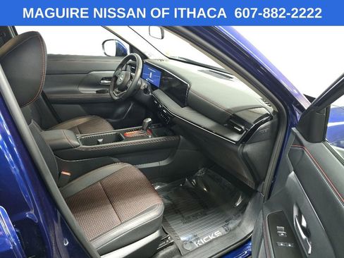 Used 2025 Nissan Kicks SR AWD/4WD image 15