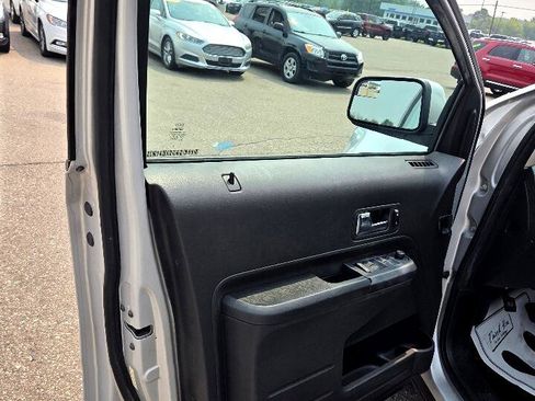 Used 2010 Ford Edge SEL image 10