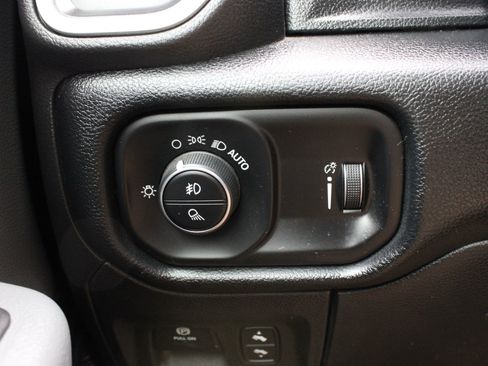 Used 2021 RAM 1500 Big Horn image 17