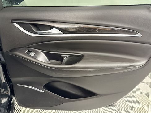 Used 2019 Buick Enclave Avenir w/ Avenir Technology Package AWD/4WD image 27