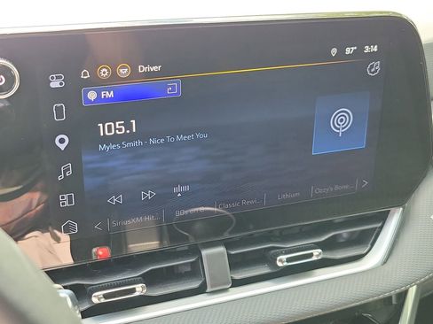 Used 2026 Chevrolet Equinox LT FWD image 23