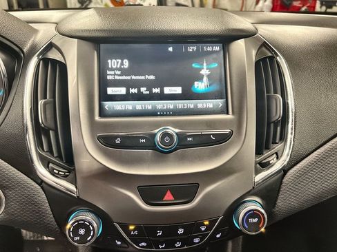 Used 2018 Chevrolet Cruze LT w/ Convenience Package image 19
