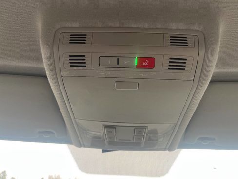 Used 2021 Volkswagen Tiguan S image 24