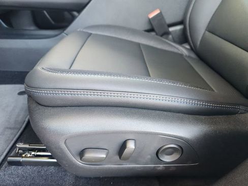 New 2026 Chevrolet Equinox EV LT image 48