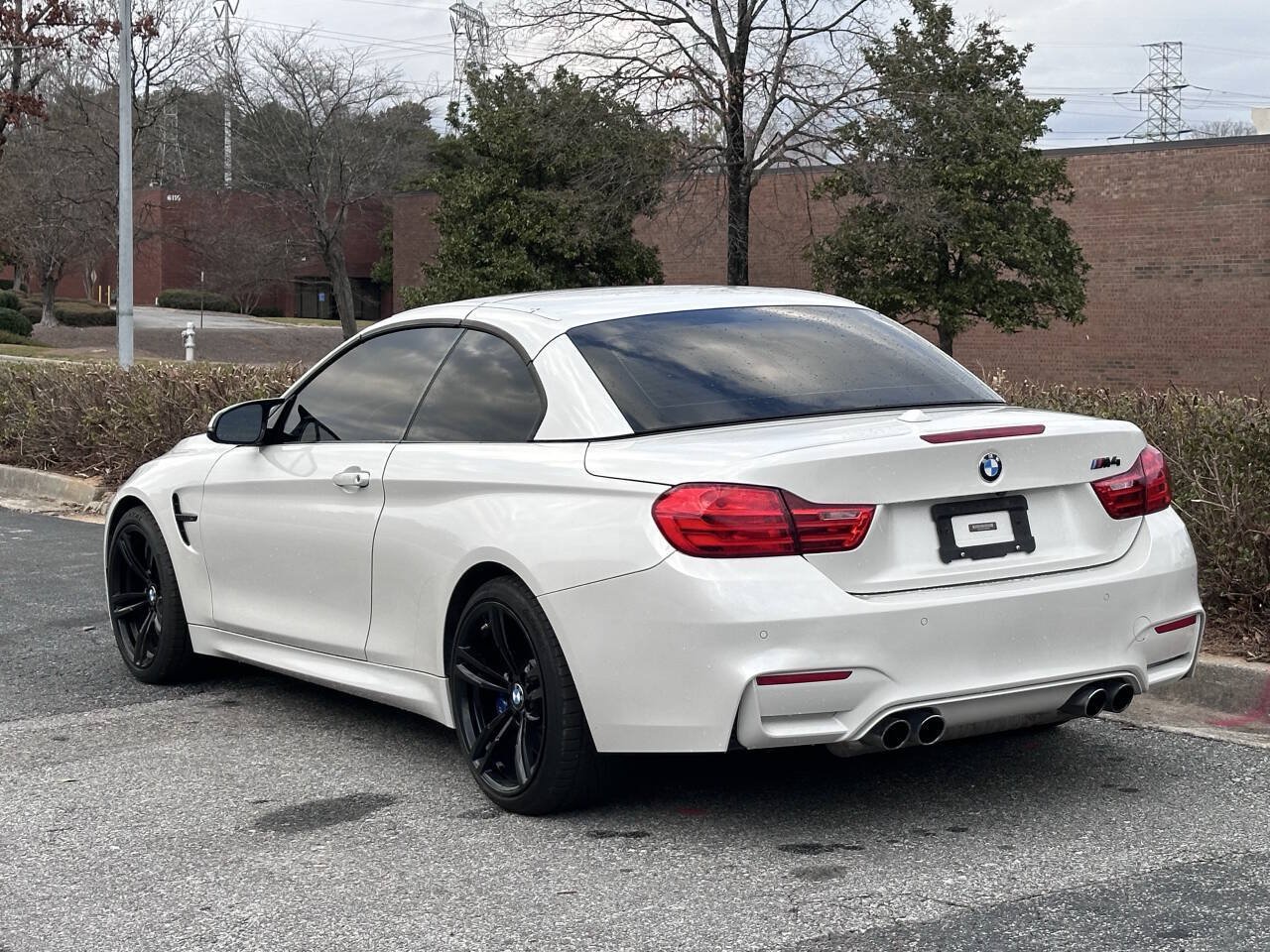 Used 2016 BMW M4 Convertible w/ Executive Package RWD image 8