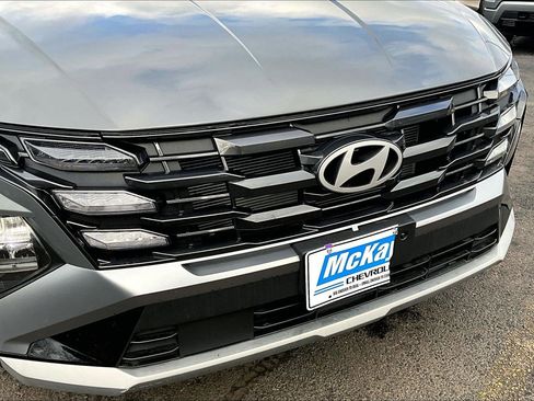 Used 2025 Hyundai Tucson SE image 24