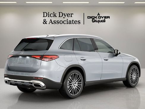 Used 2026 Mercedes-Benz GLC 300 image 16
