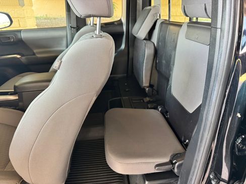 Used 2022 Toyota Tacoma SR5 RWD image 20