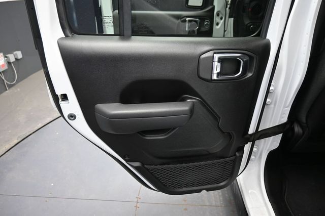 Used 2026 Jeep Wrangler Unlimited Rubicon AWD/4WD image 15