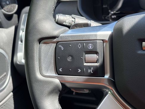 Used 2024 Land Rover Discovery S AWD/4WD image 19