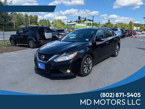 Used 2017 Nissan Altima 2.5 SV w/ Convenience Package FWD image 3