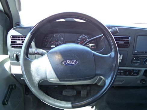 Used 2006 Ford F350 XL image 21